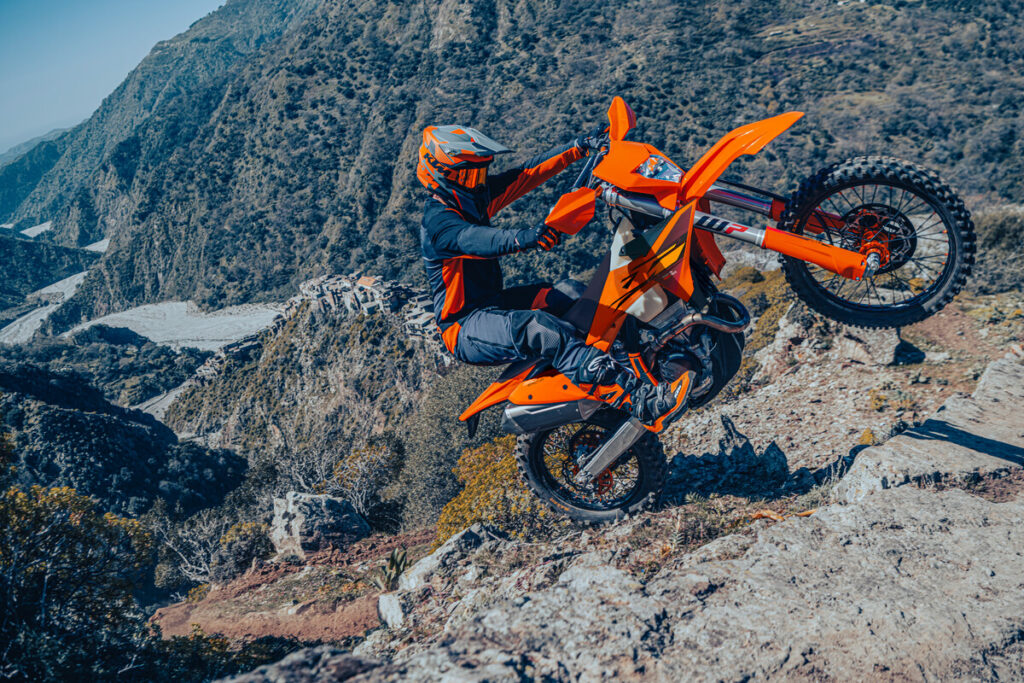 neue-massstbe-die-2026-ktm-690-enduro-r-038-690-smc-r-917
