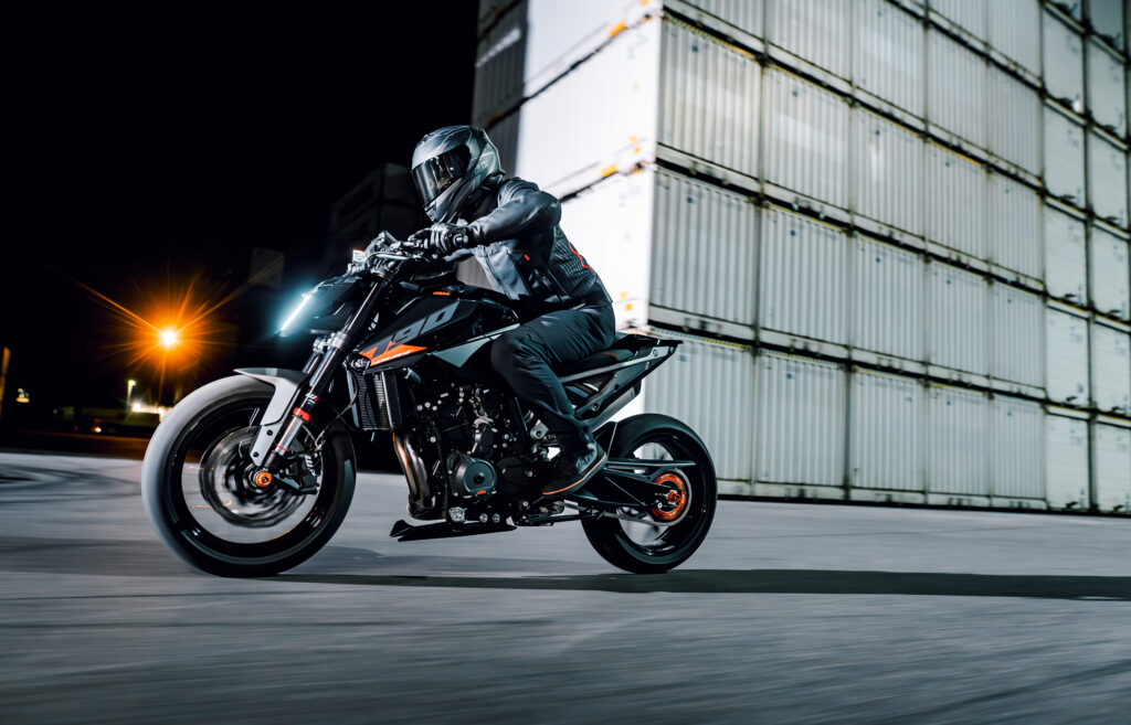 die-ktm-790-duke-2027-maximale-kontrolle-in-perfektion-1704
