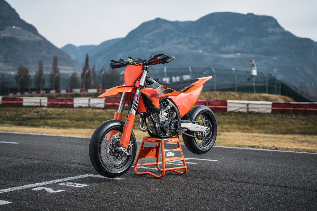 ktm-450-smr-2027-8211-maximale-performance-in-jeder-kurve-1800