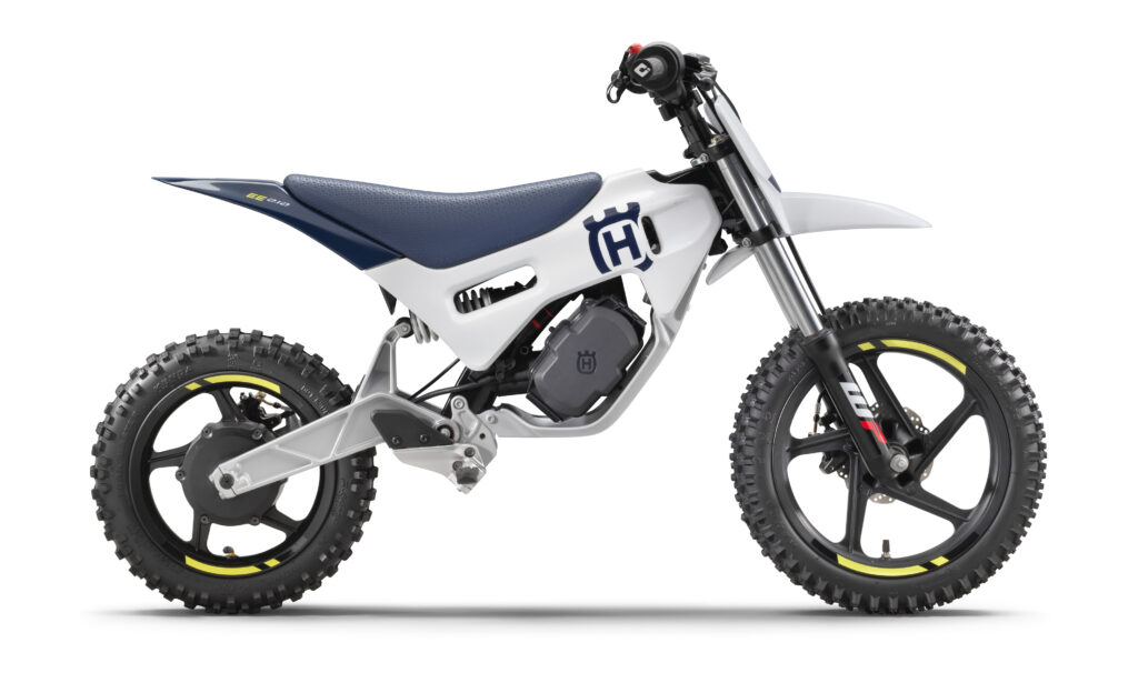 husqvarna-mobility-erweitert-seine-vollelektrische-motocross-modellpalette-um-die-neue-ee-2-12-1877